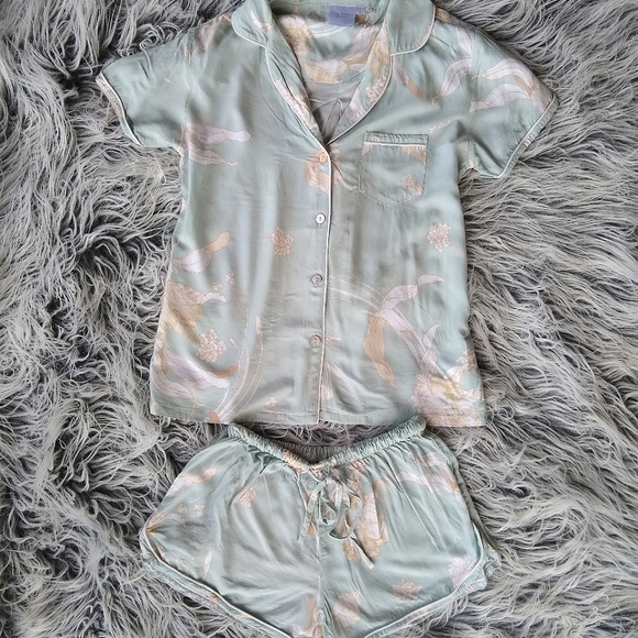 Pretty Plum Sugar Other - PLUM PRETTY SUGAR pajama set Womens size S